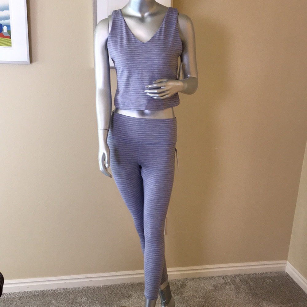 ATHLETA | Transcend Textured 7/8 Tight & V Neck Crop Bra Top Set